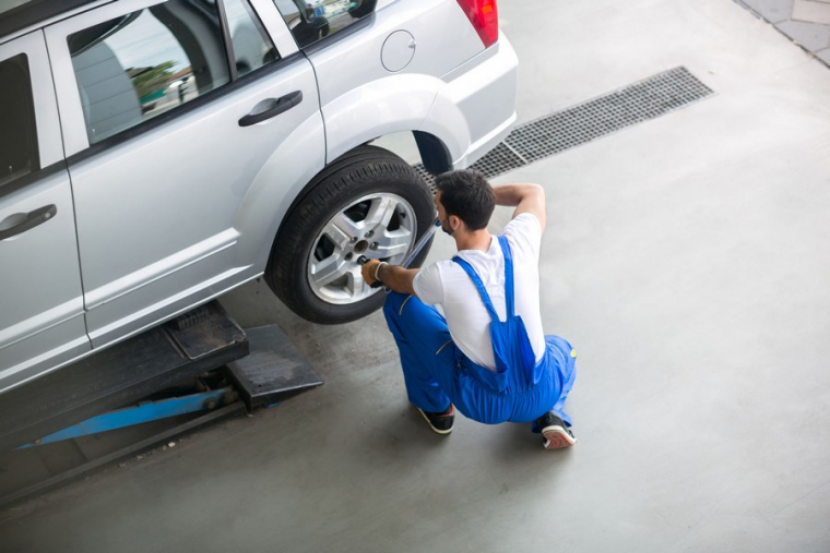 Atelier automobile pour le changement de pneus été en pneus hiver, Nâves-Parmelan, Garage Freire